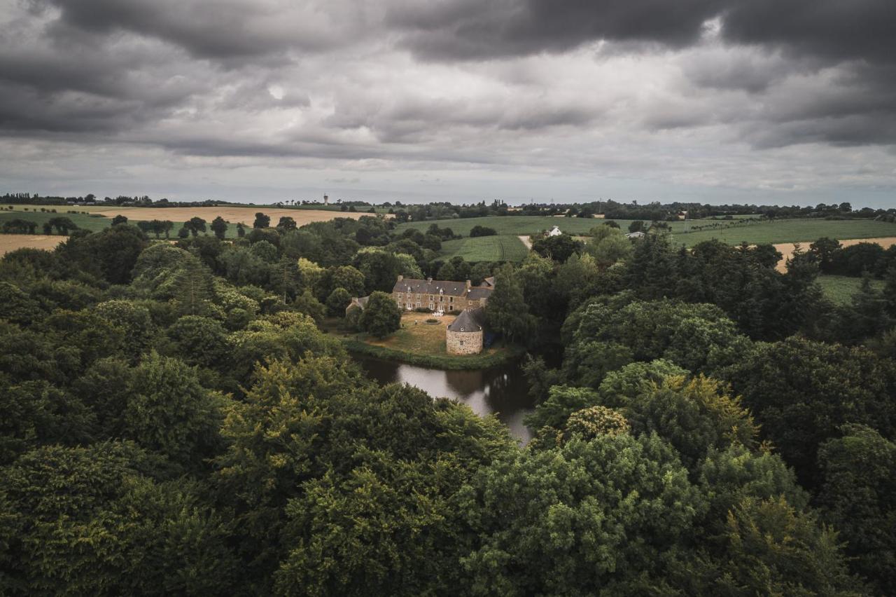 Manoir Du Plessix Meen Pluduno Exteriör bild